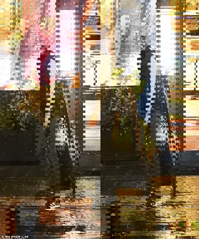2111530