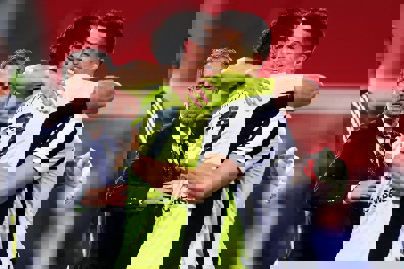 2111486
