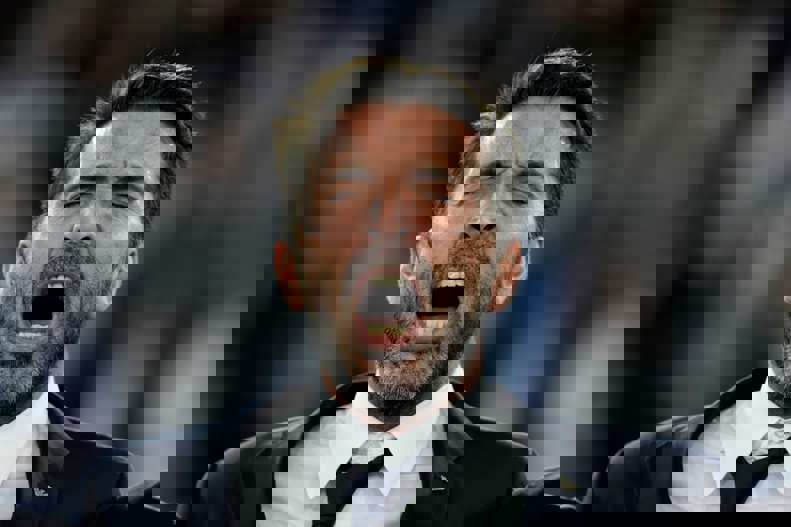 2111492