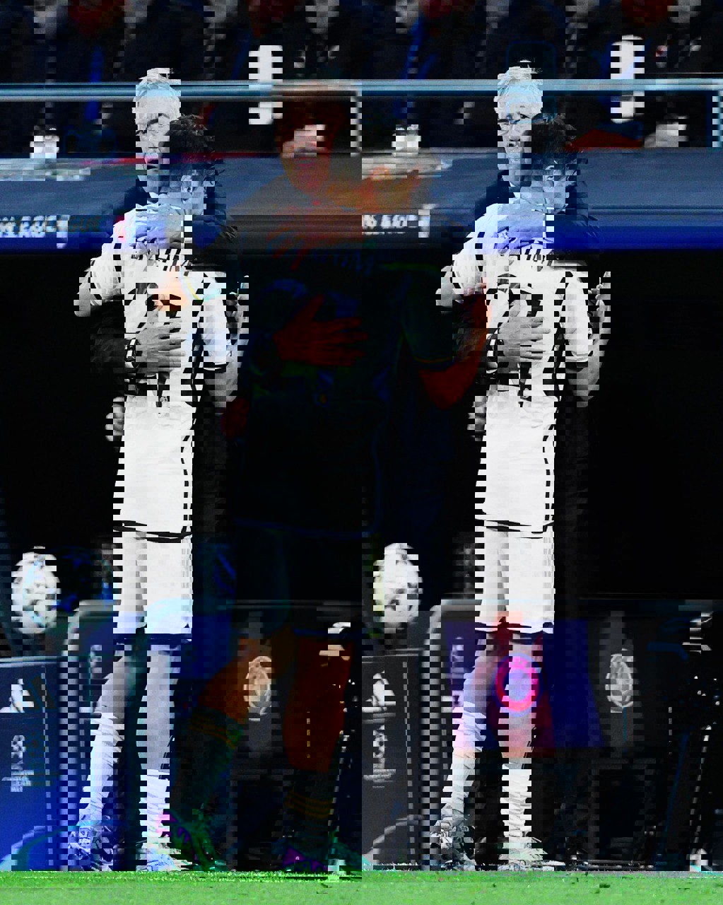2111482