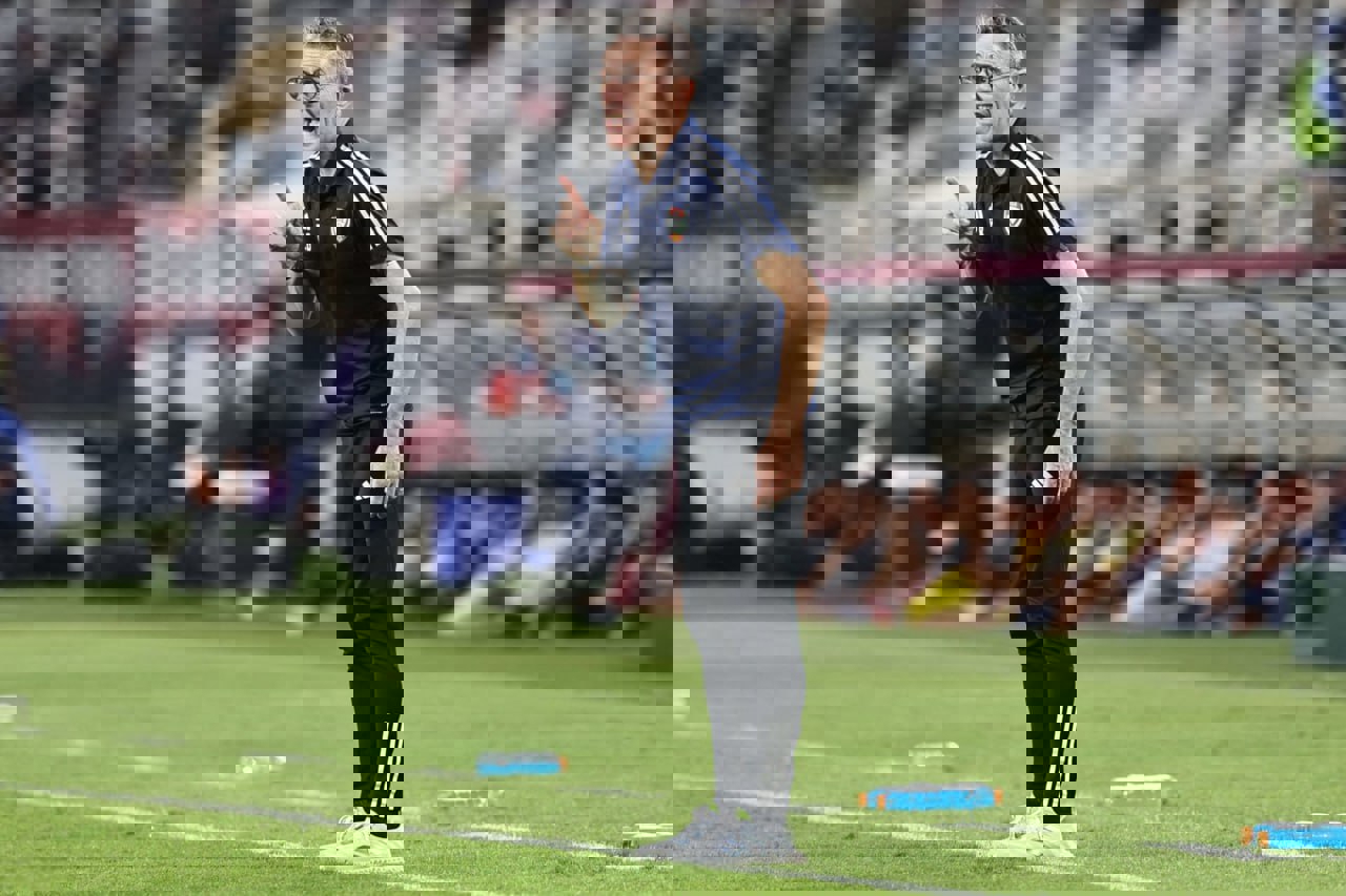 2111805