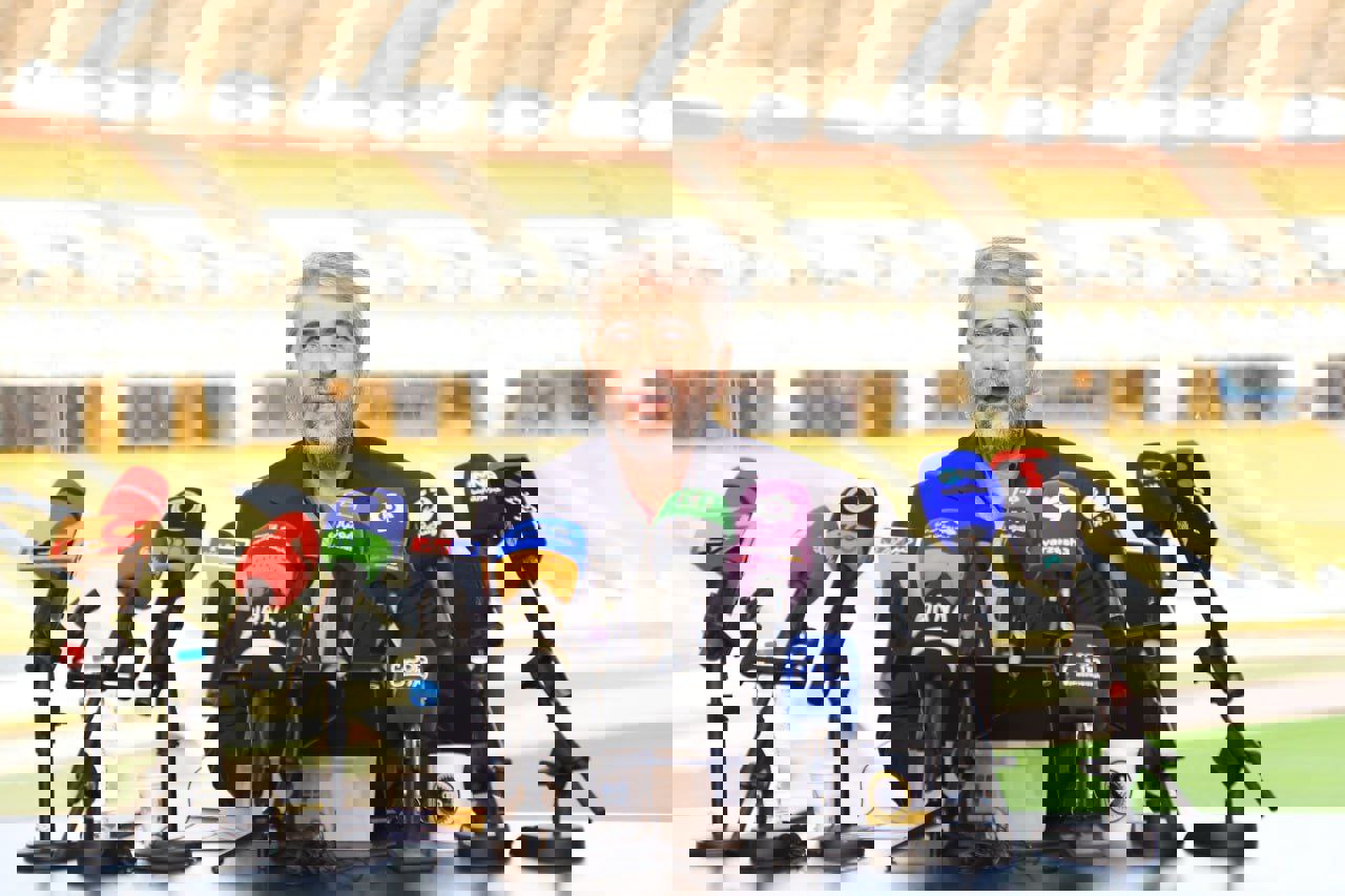 2111849