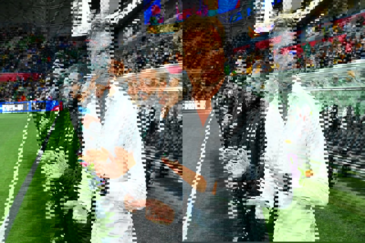 2111901