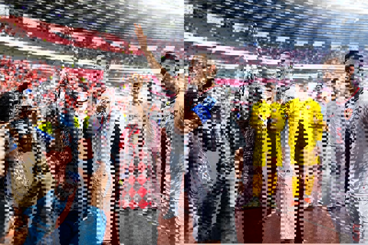2112048