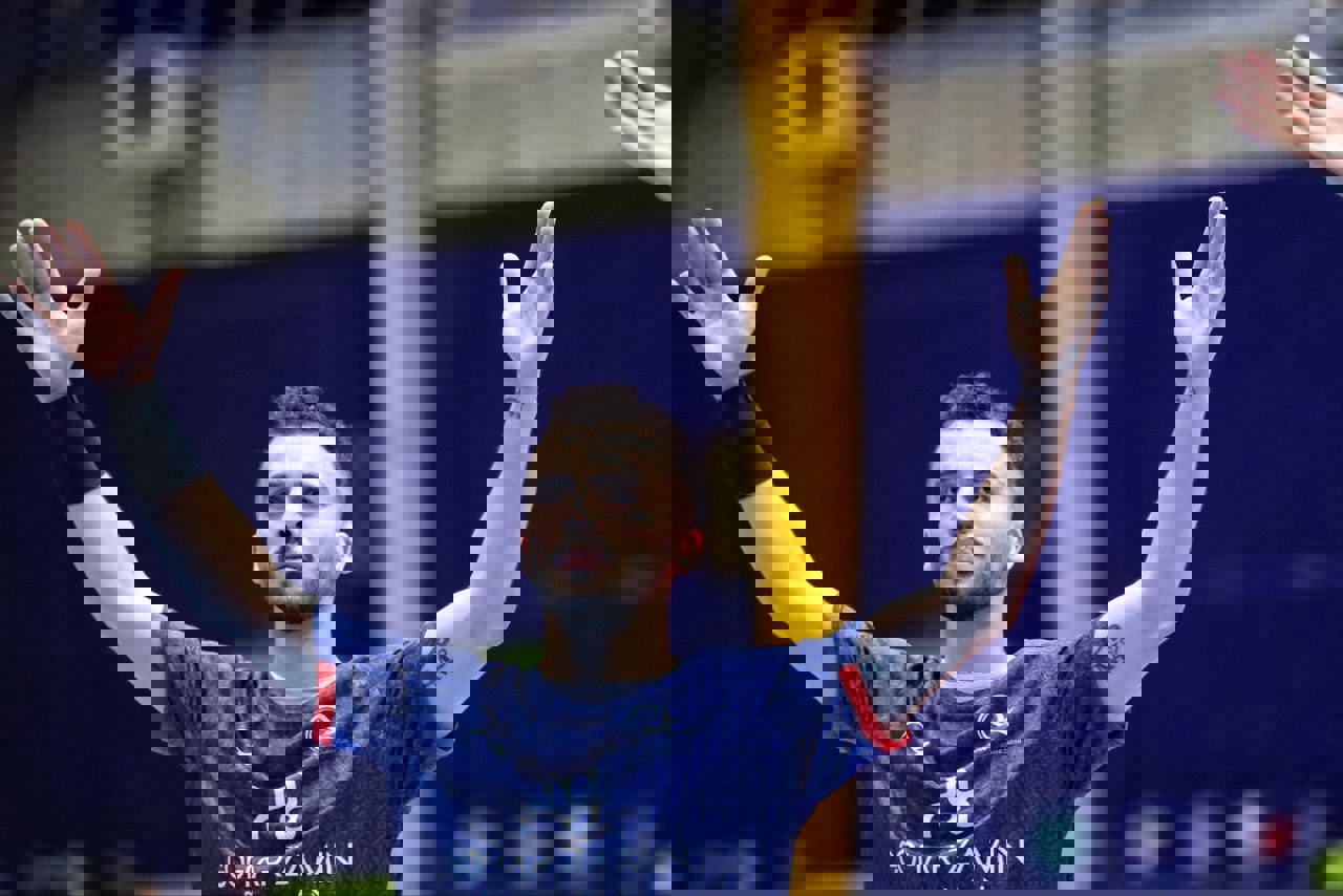 2112131