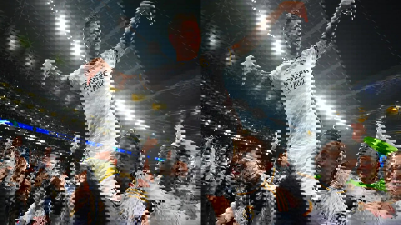 2112483