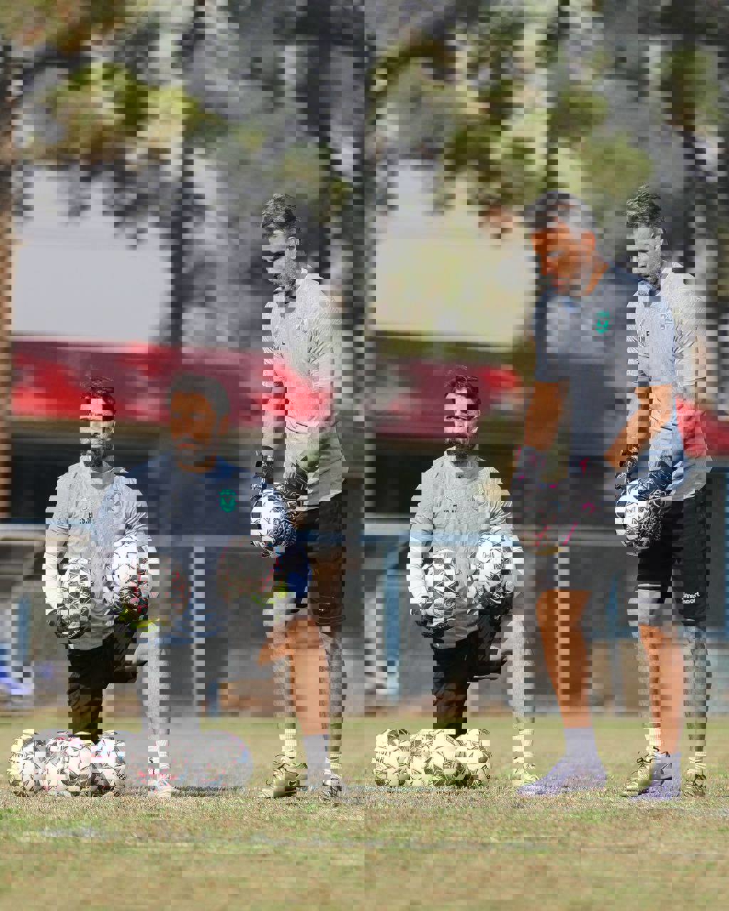 2112637