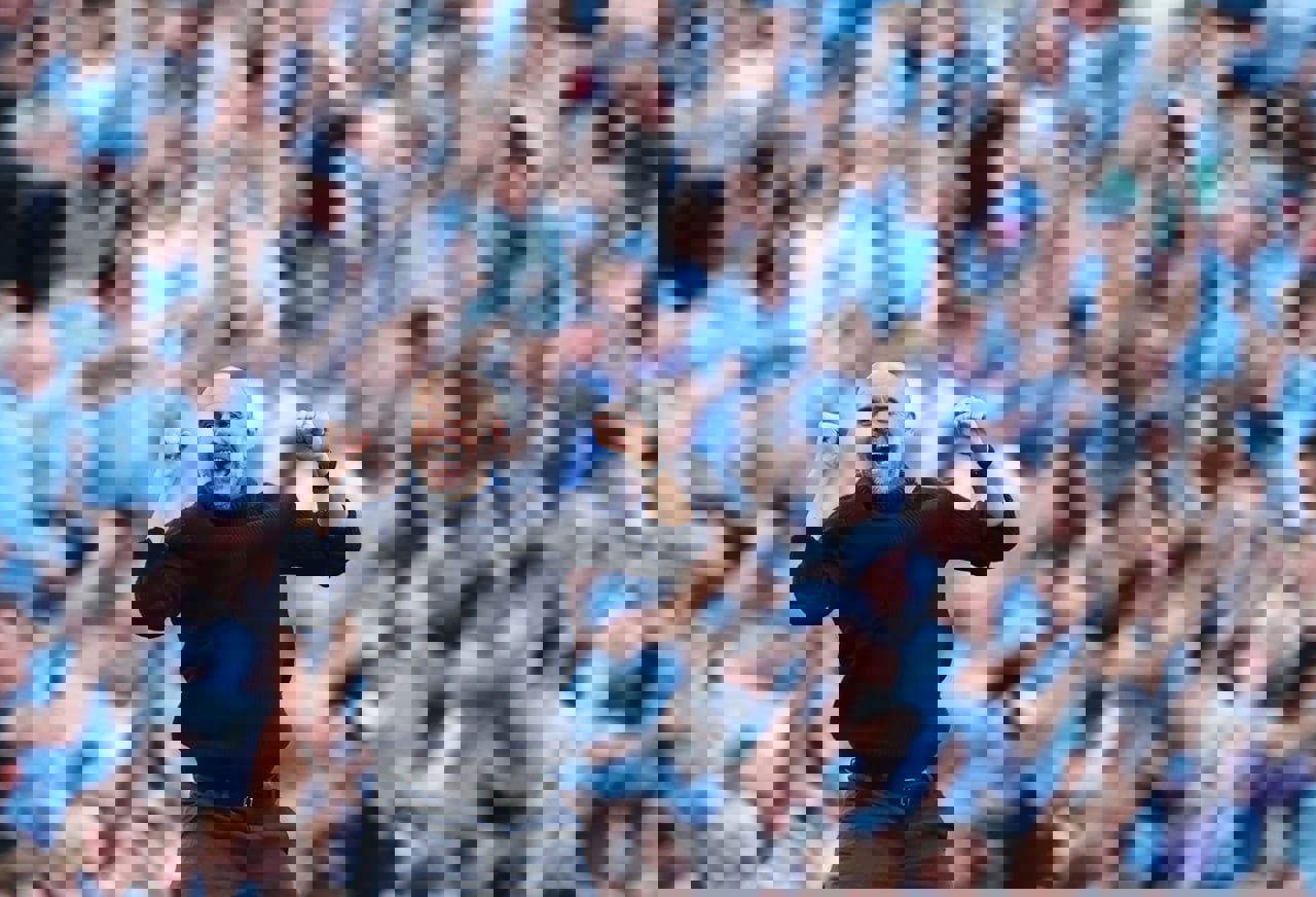 2112585
