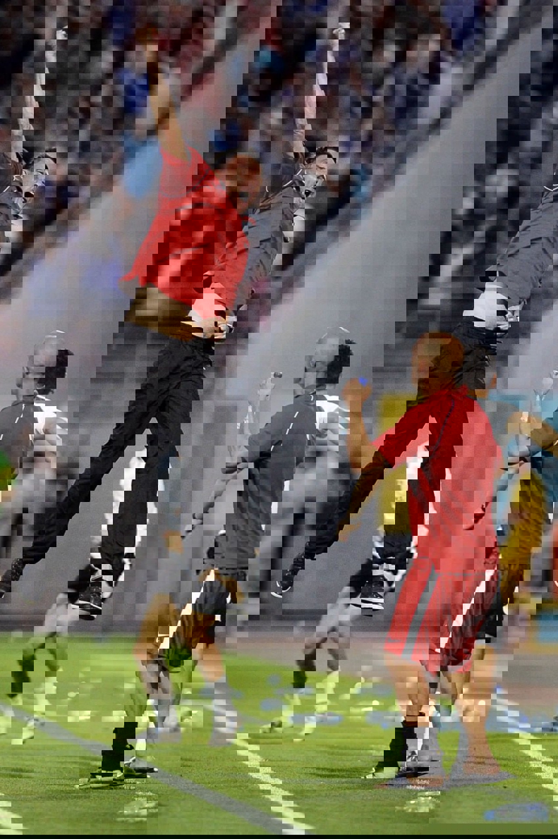 2112573