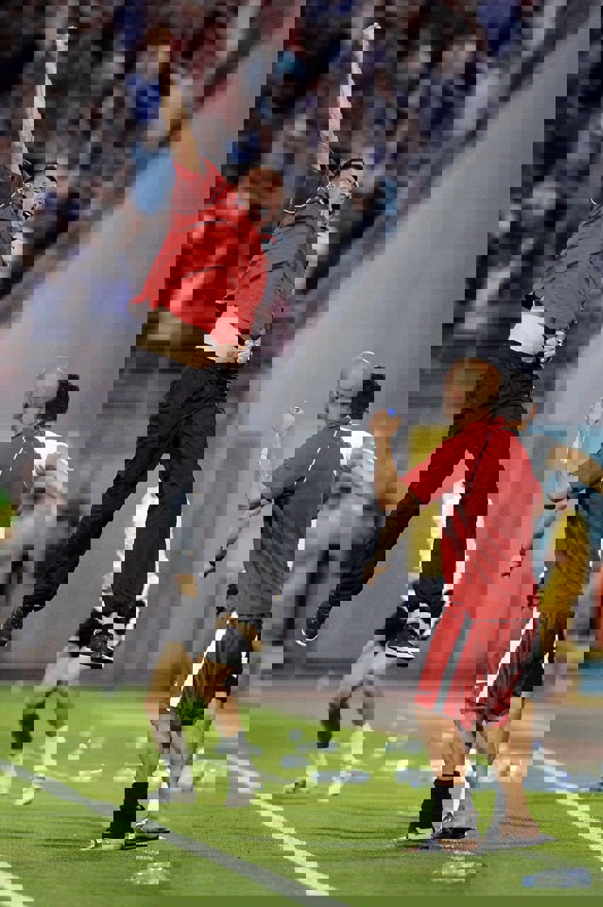 2112573