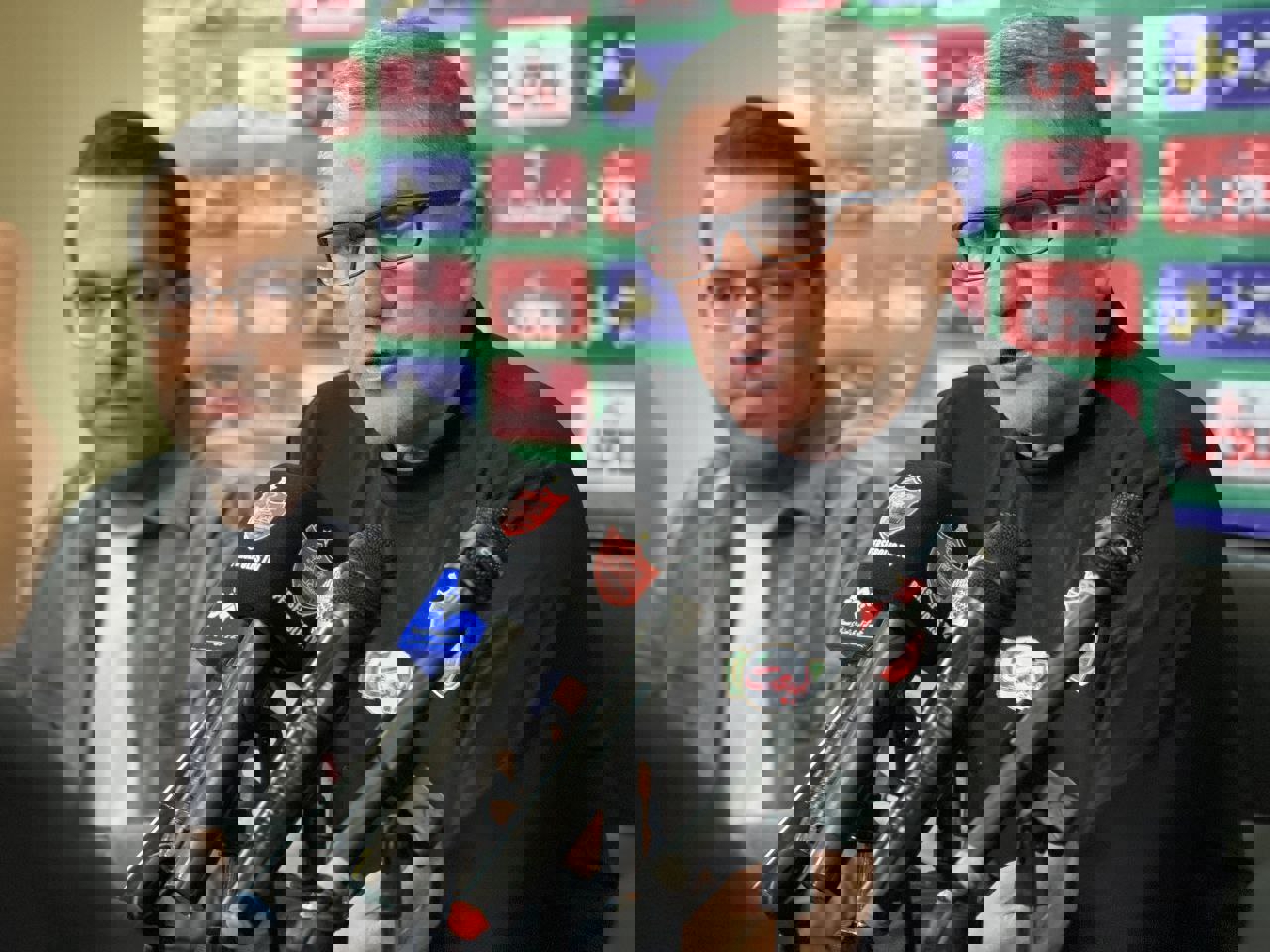 2112601