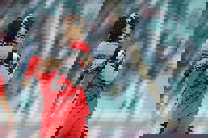 2112859