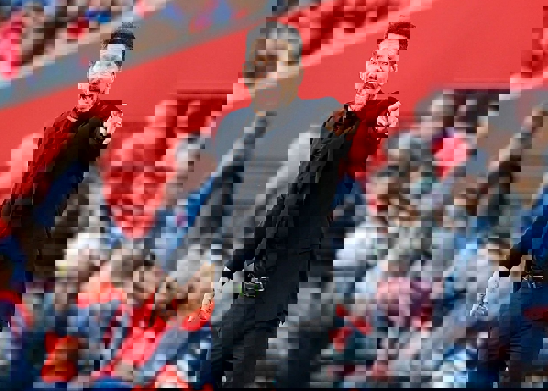 2112832