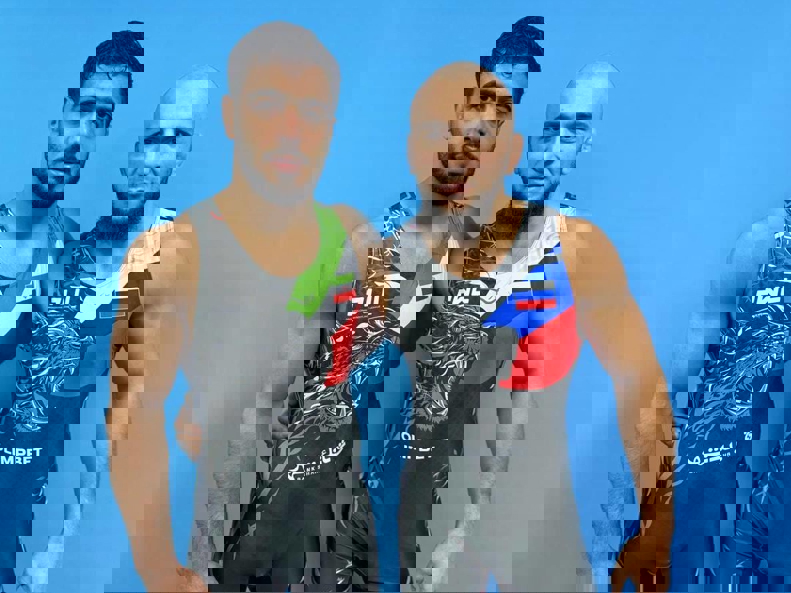 2112878