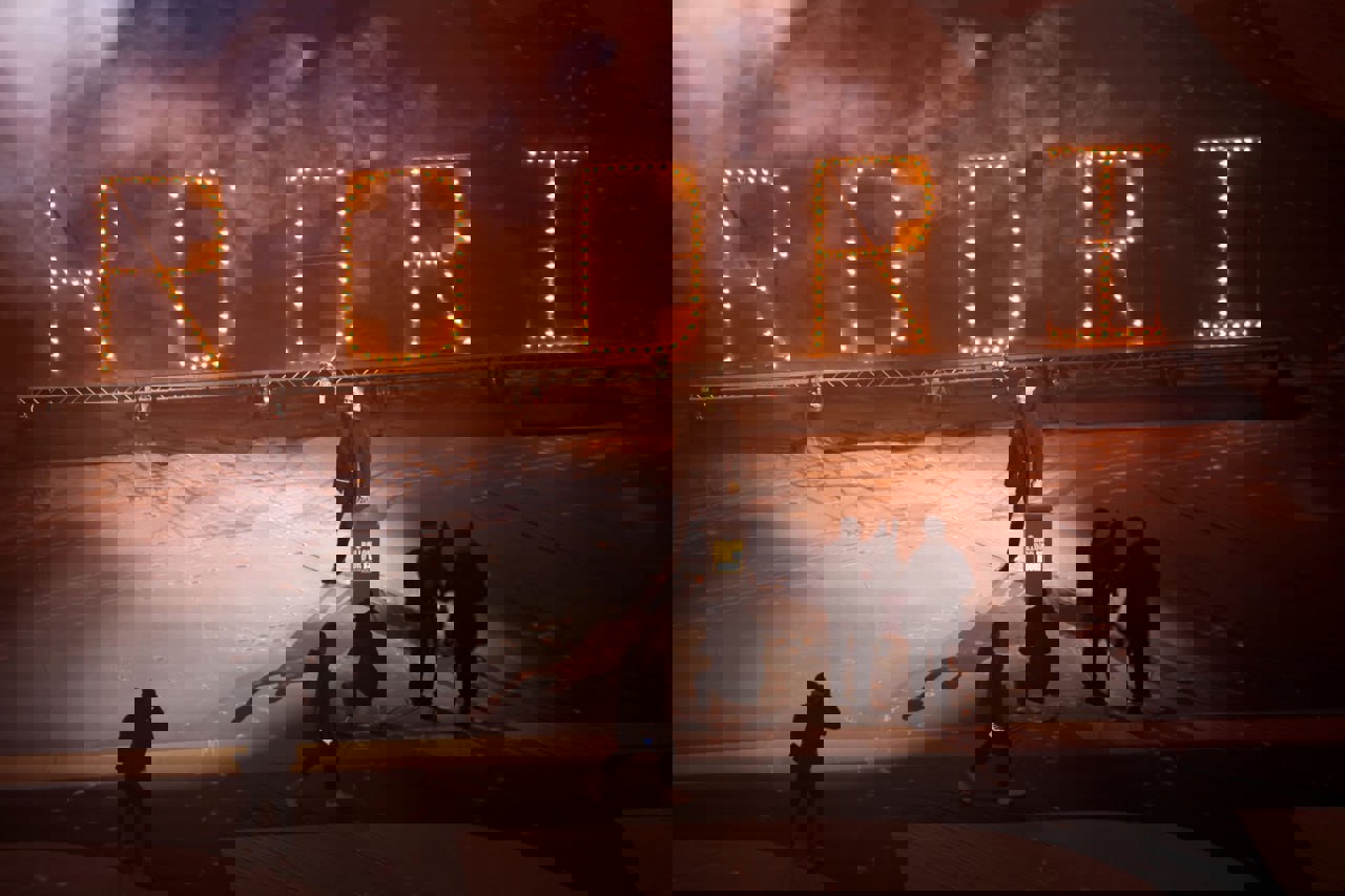 2113429