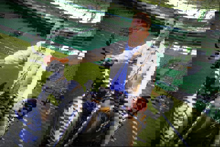 2113957