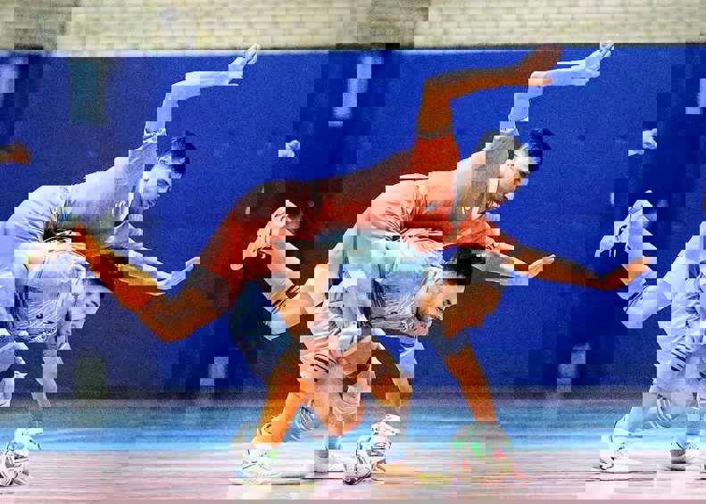 2114438