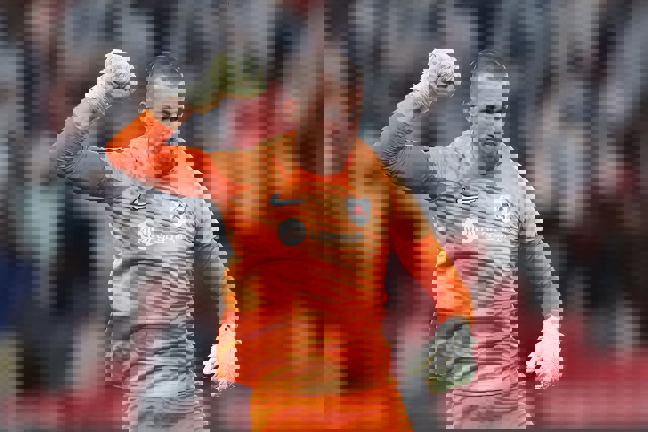 2114583