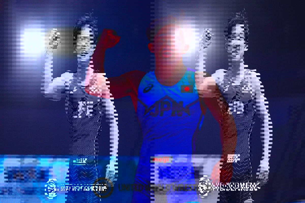 2114736