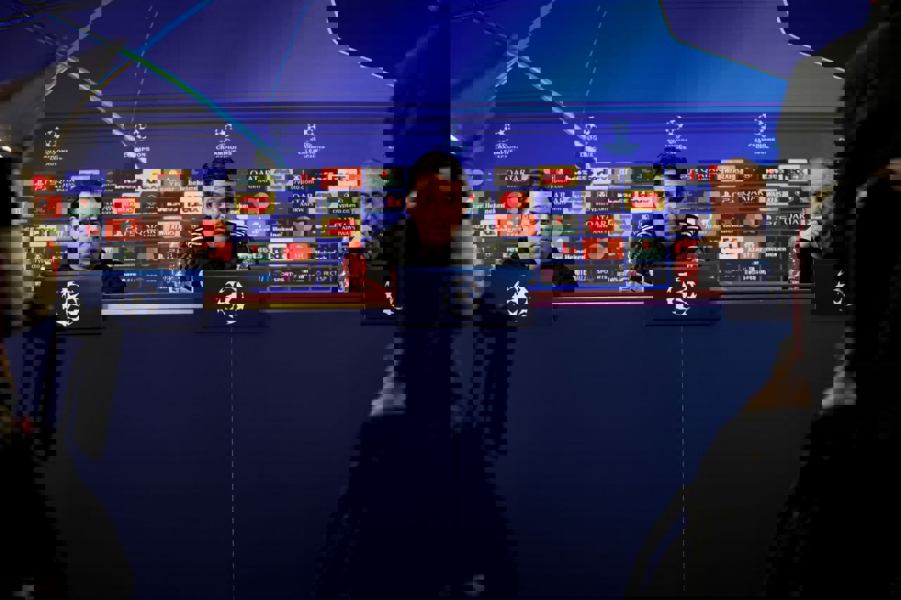 2114832