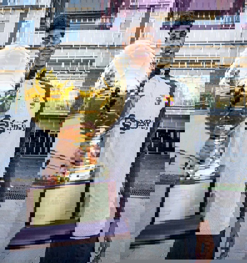 2115371
