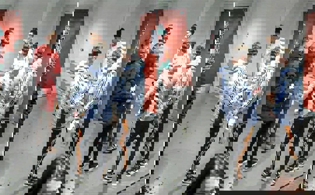 2115596