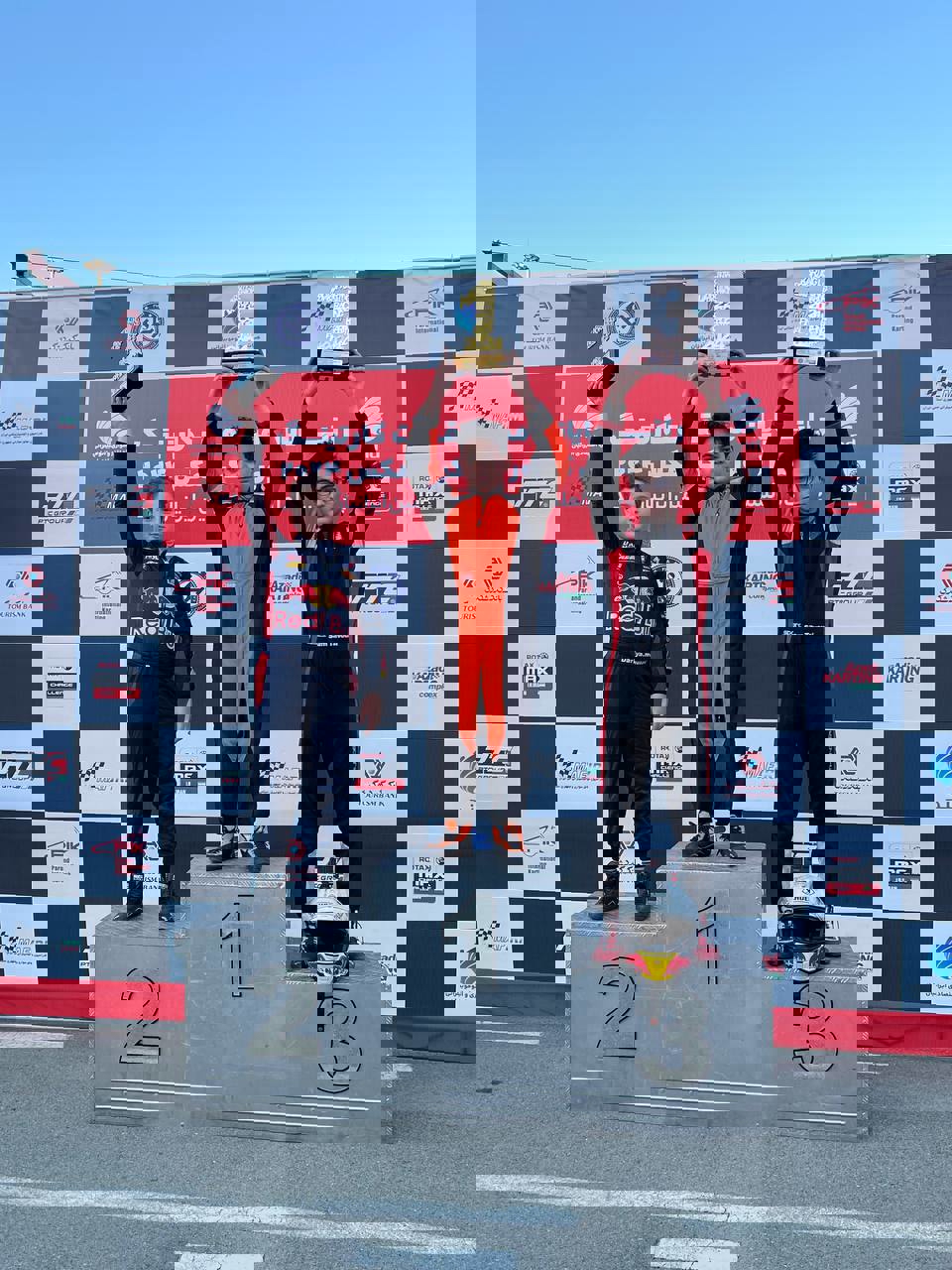 2115997