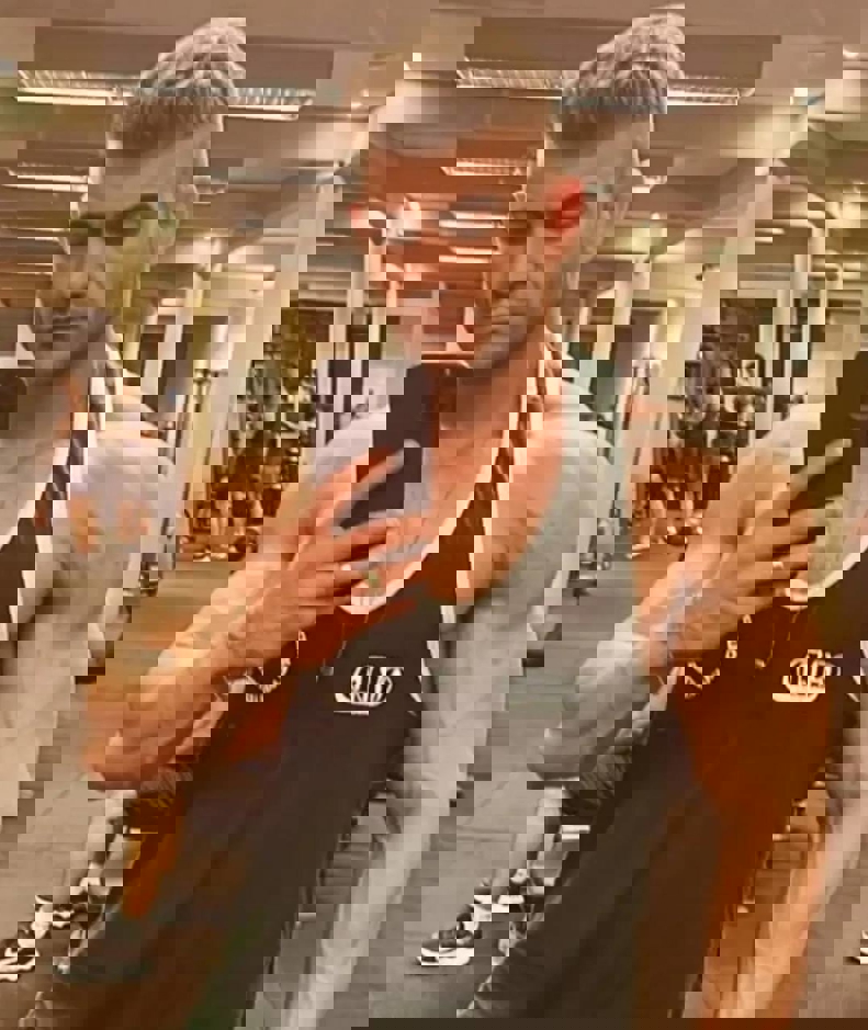 2115947