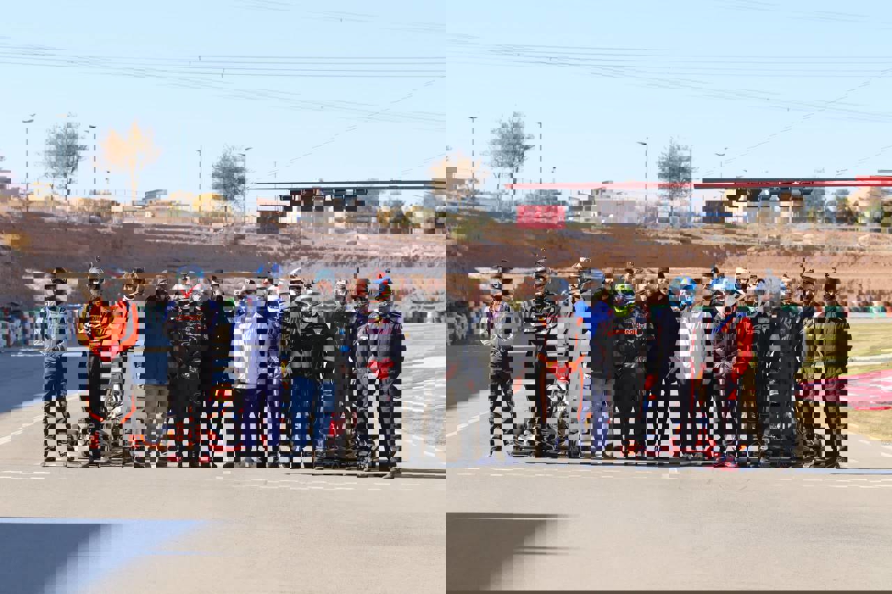 2116001