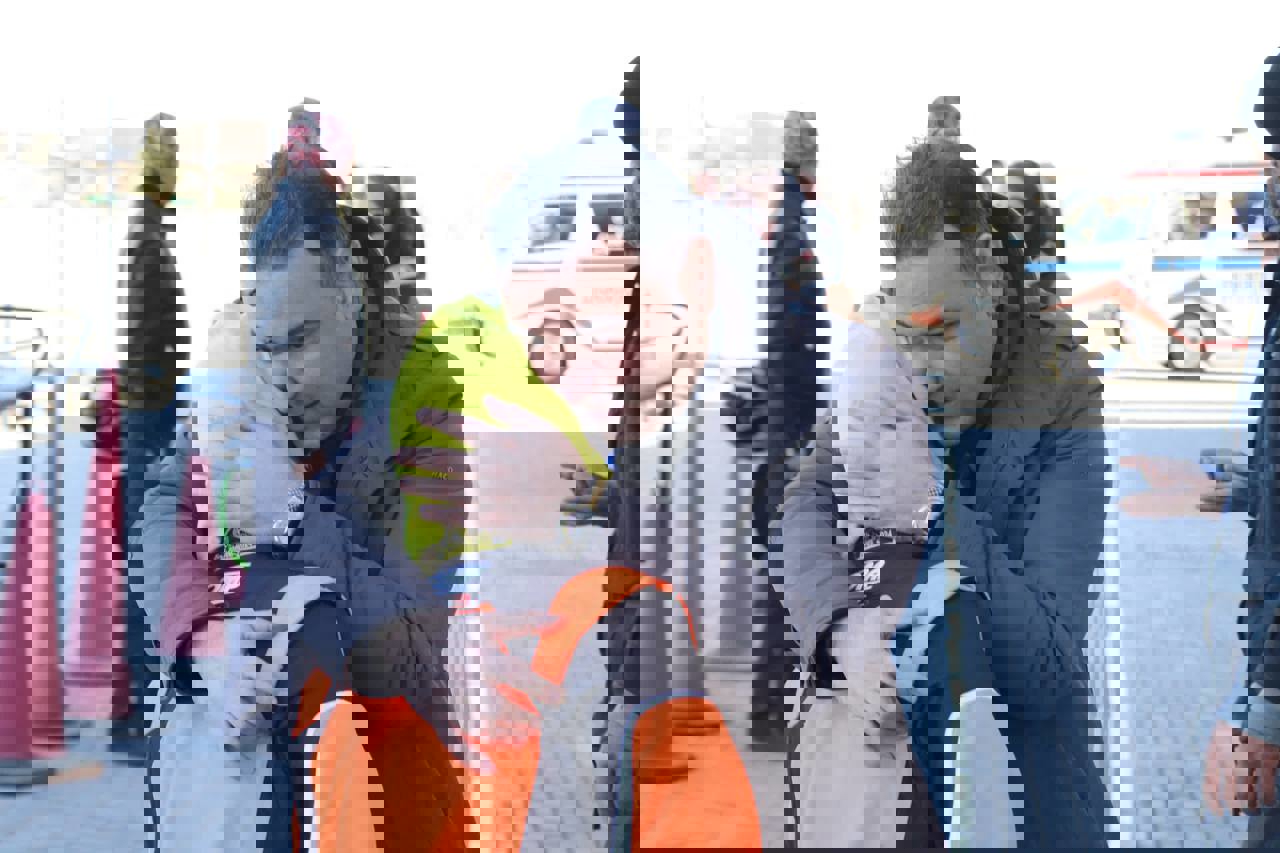 2115996