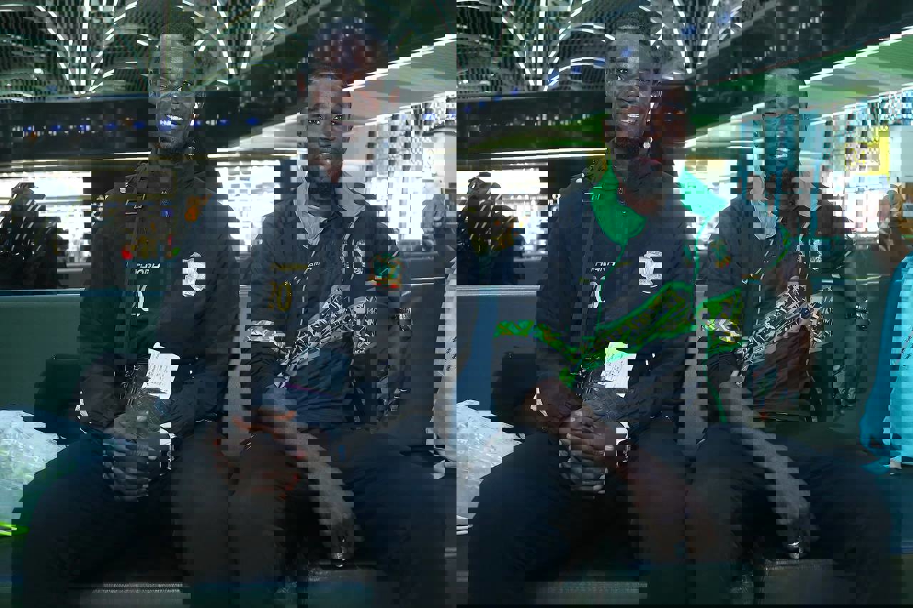2115900