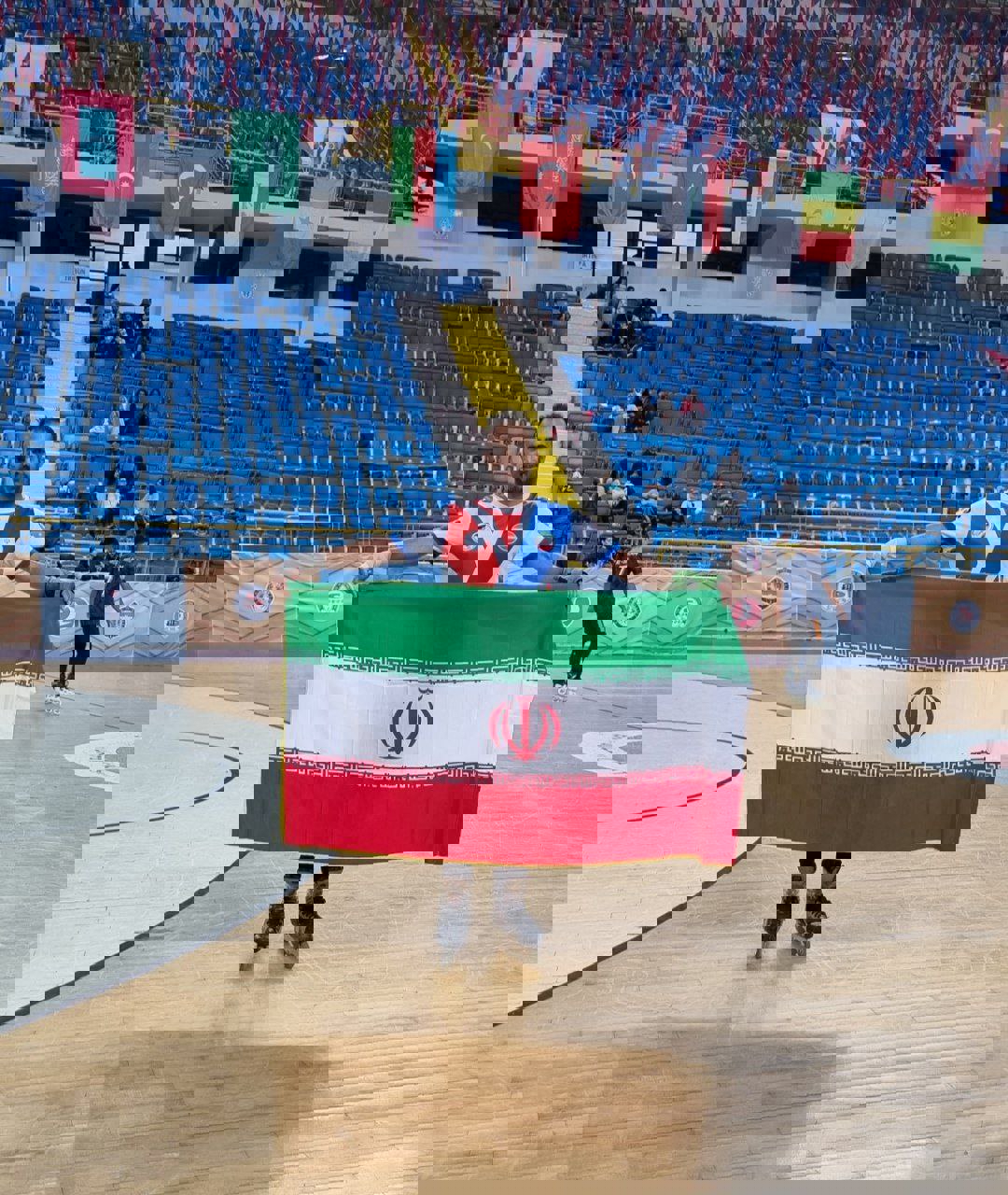 2116215