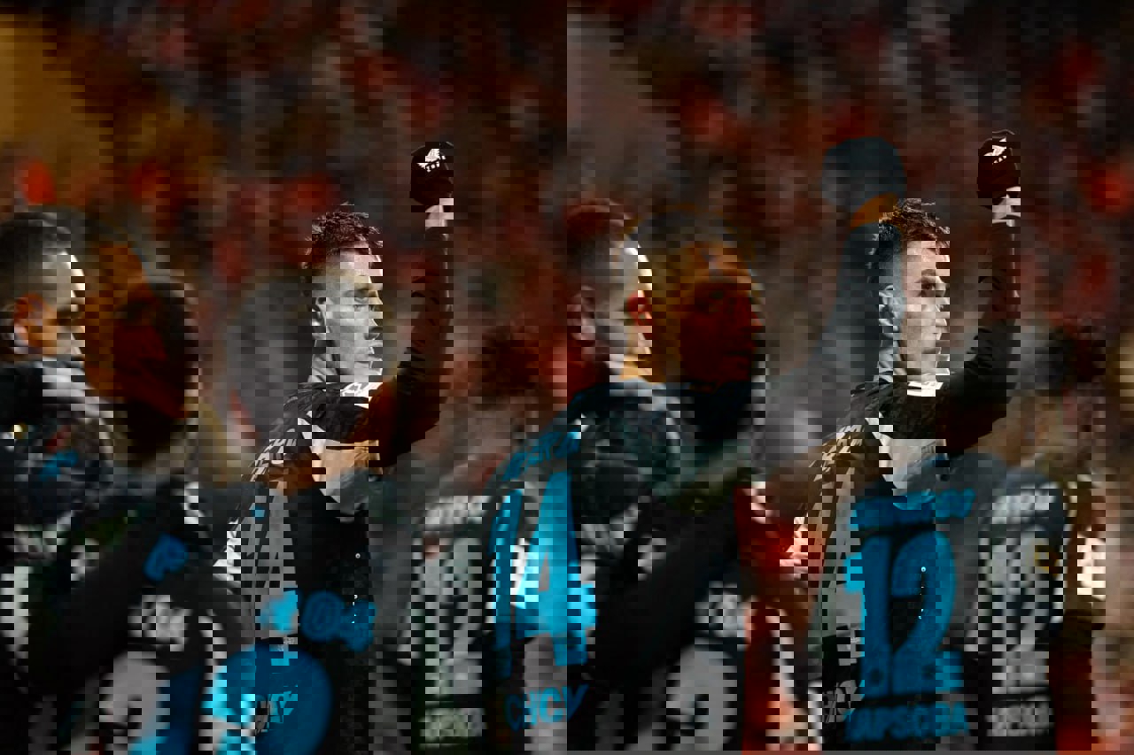 2116379