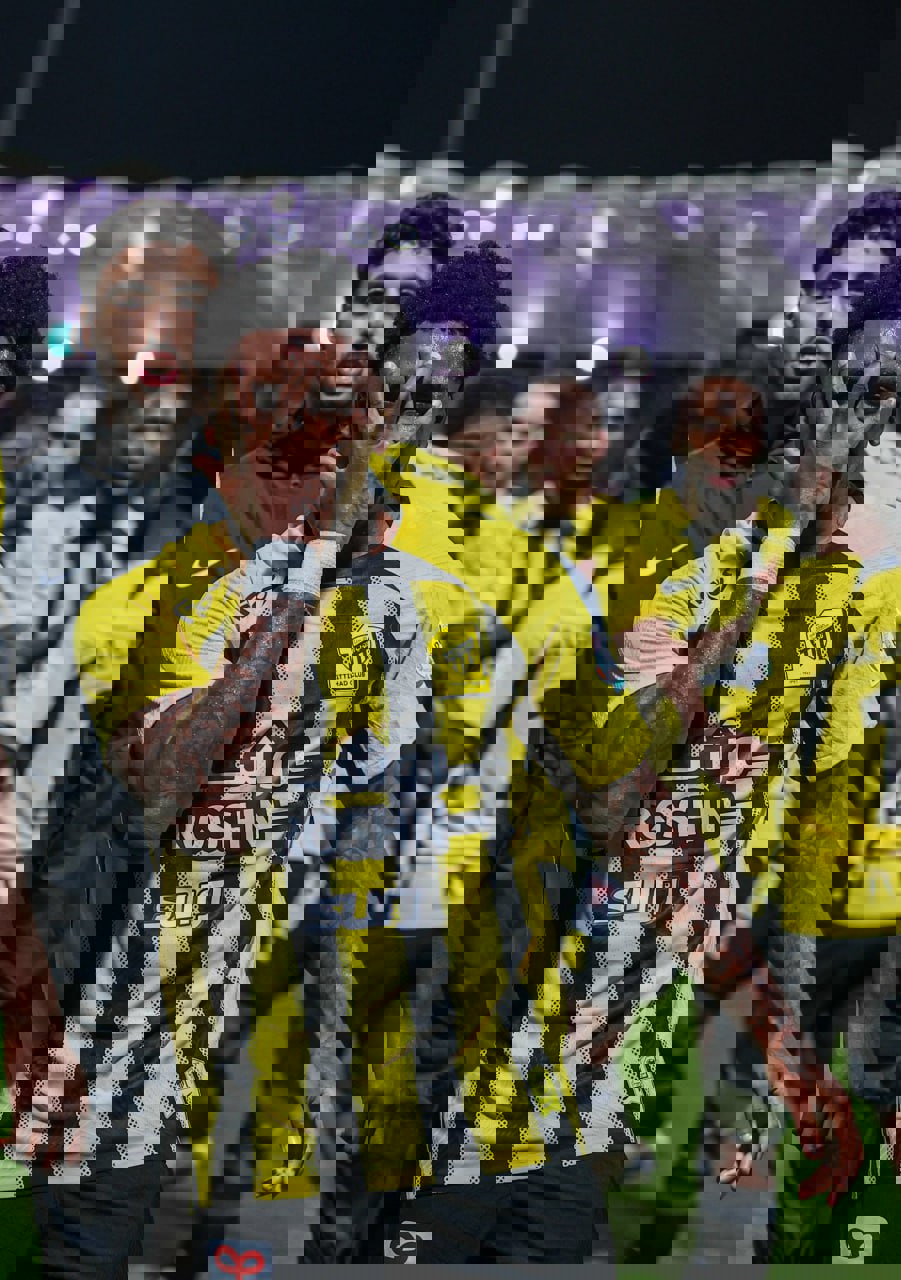 2116381