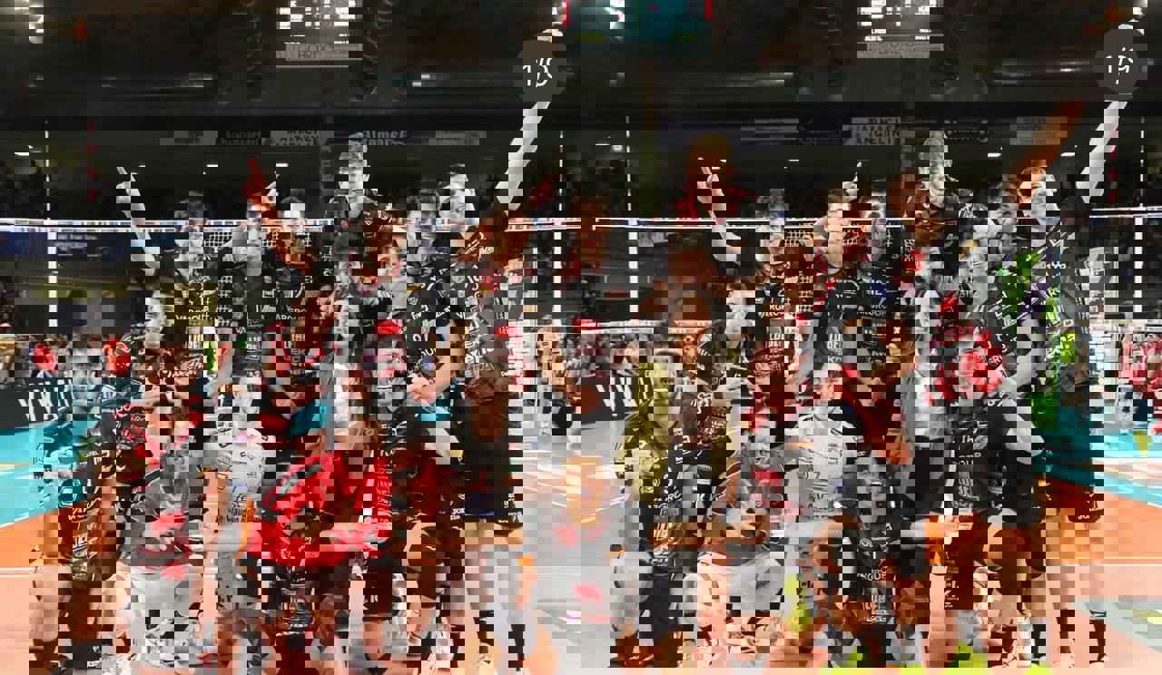 2117018