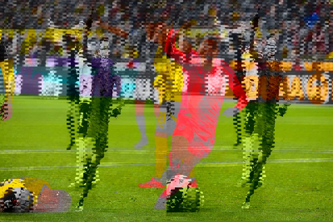 2116678