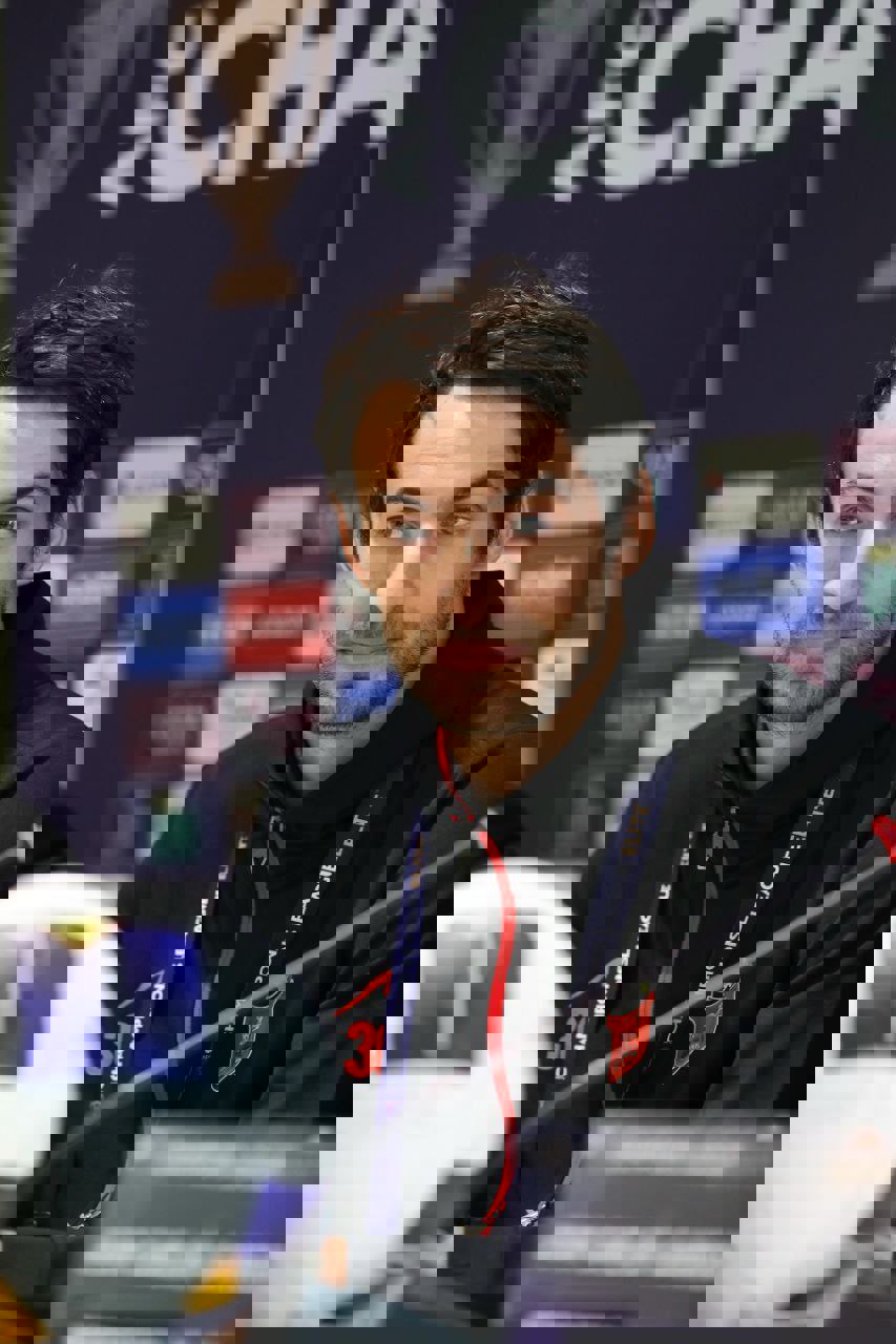 2116687