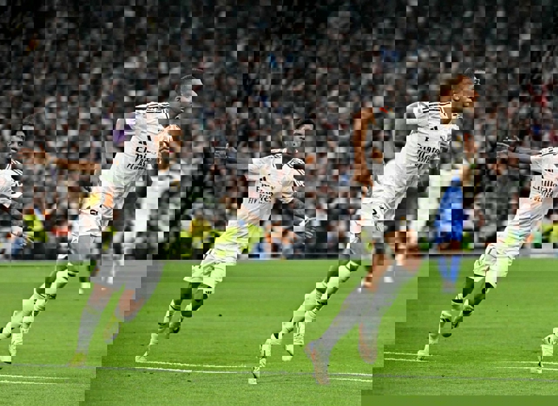 2116893