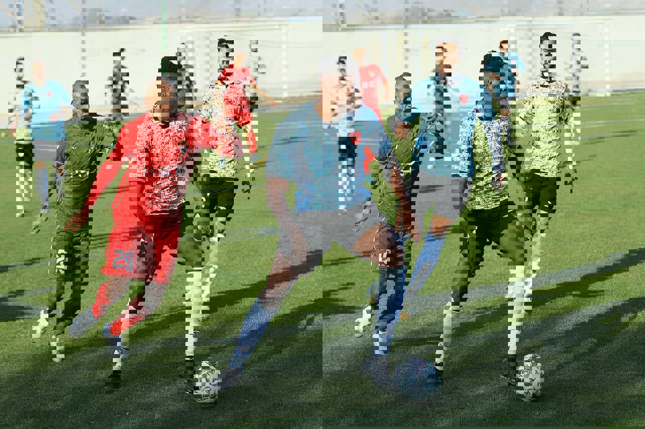 2116933
