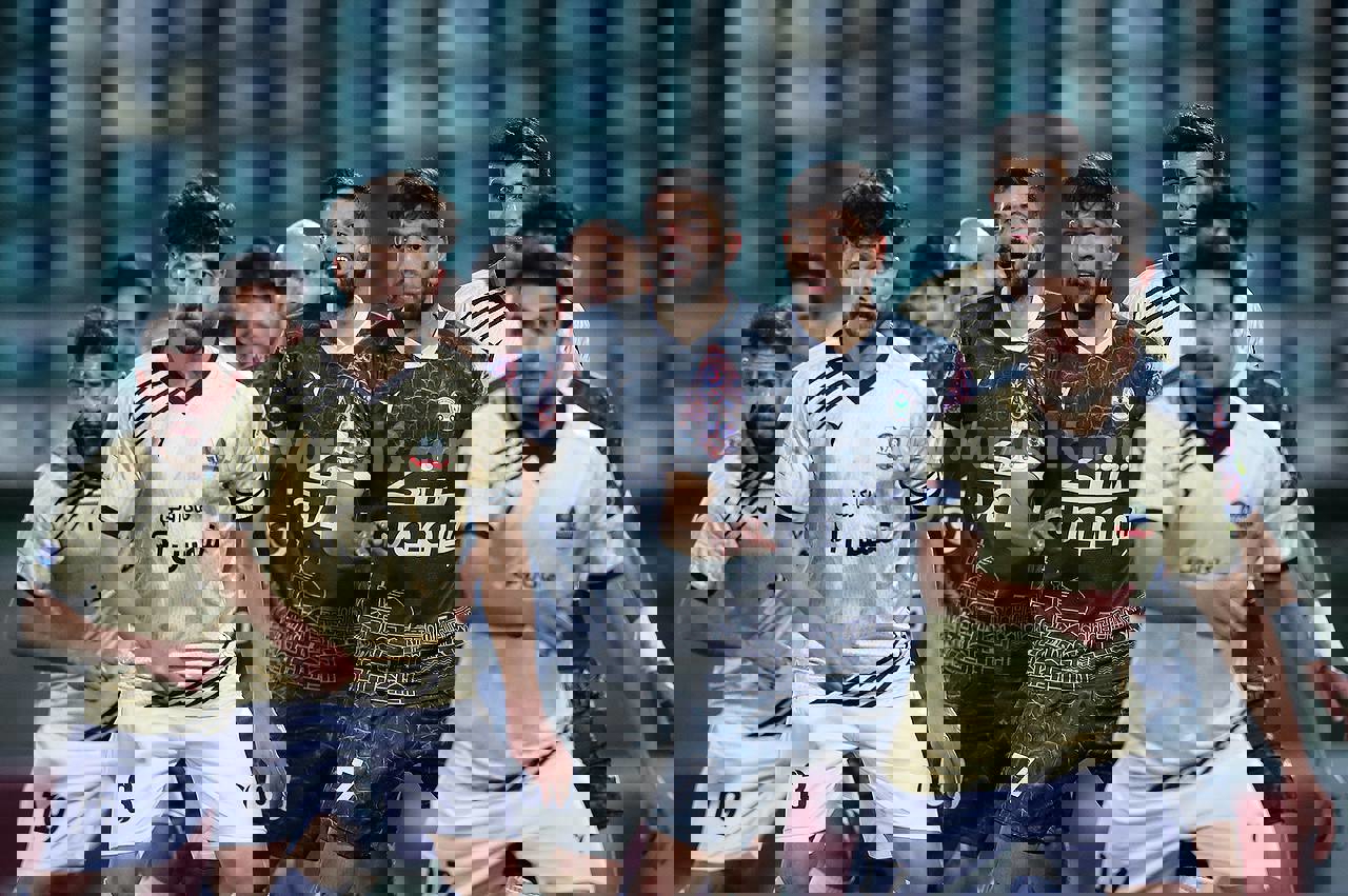 2117048