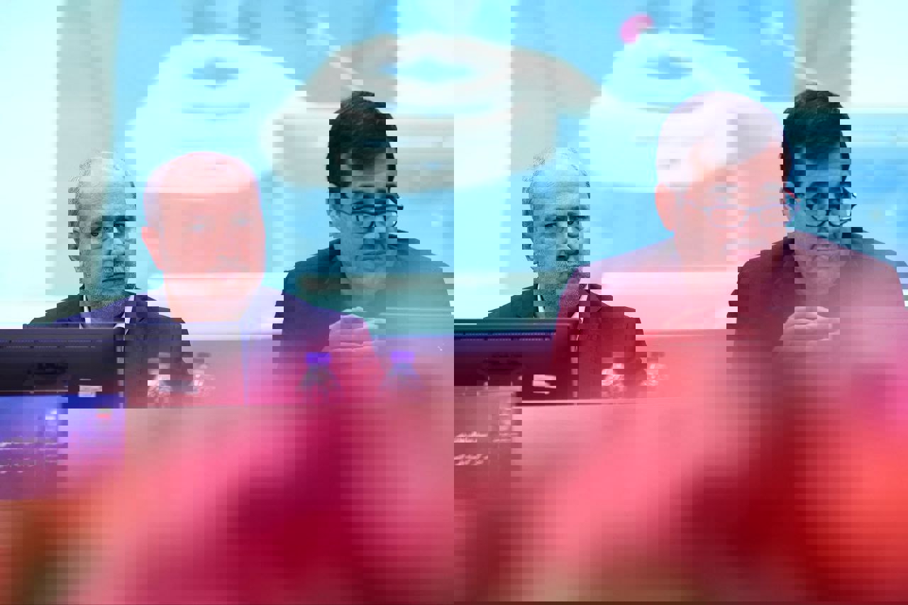 2117656