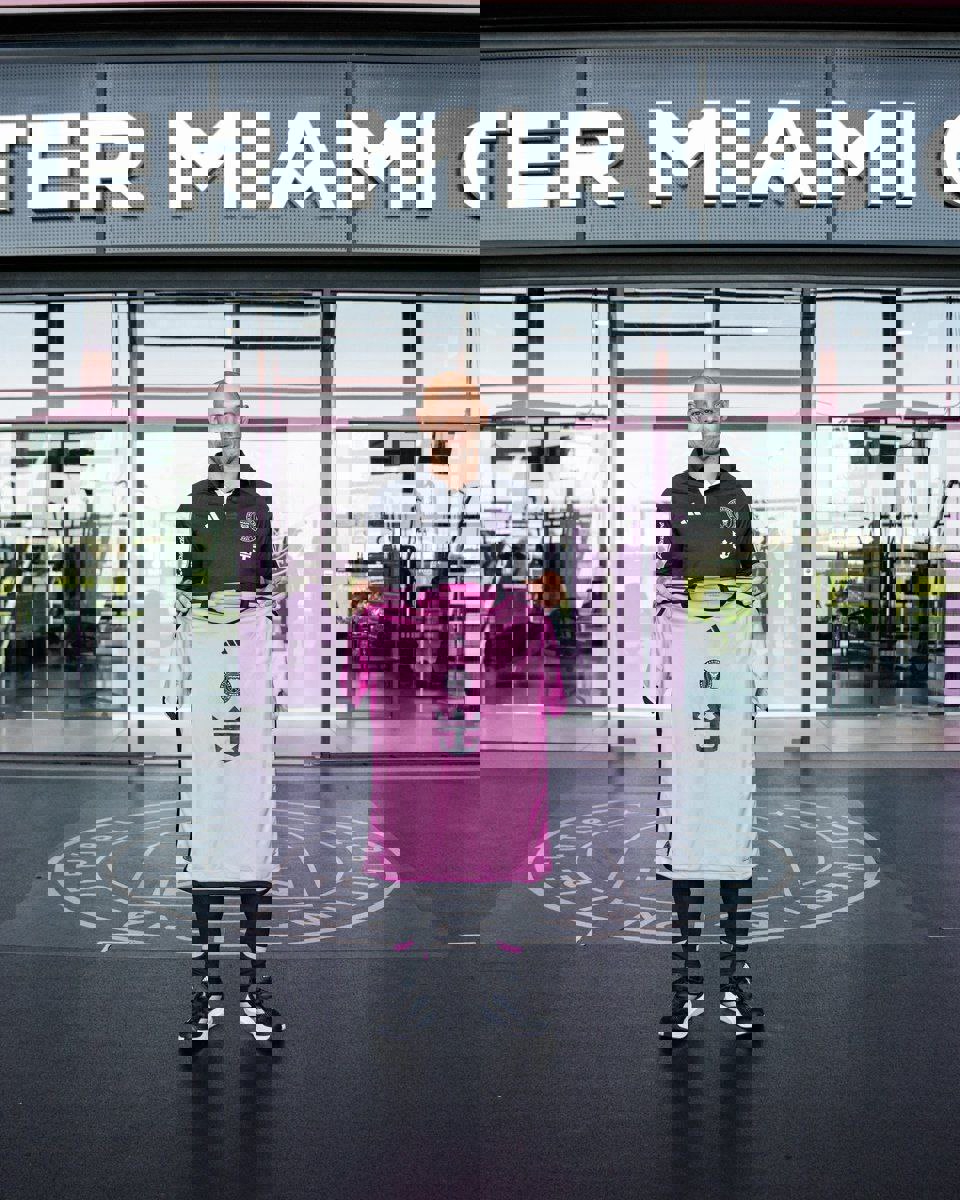 2117903