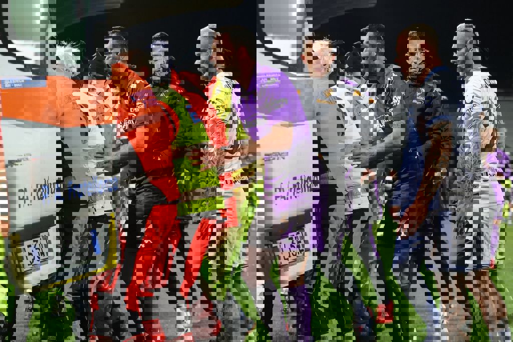 2117872