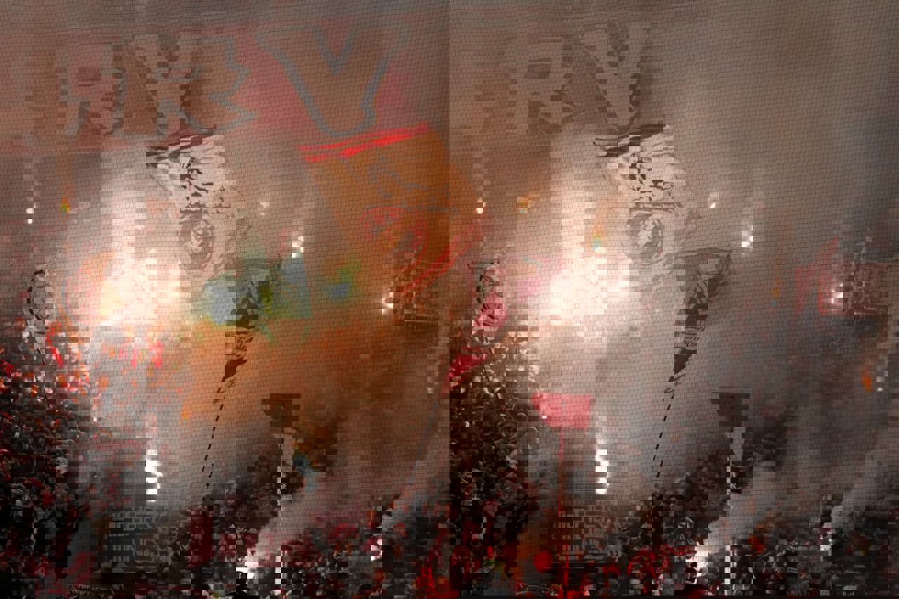 2118302