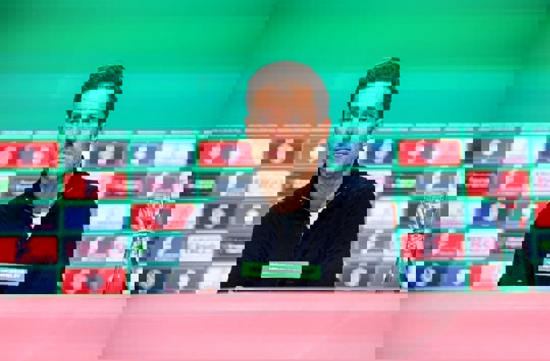 2118025