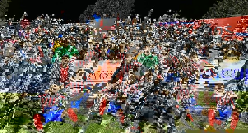 2118083