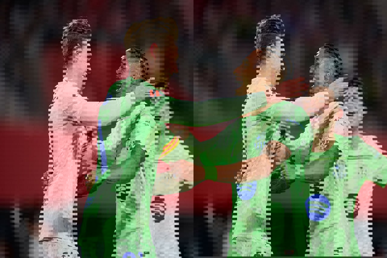 2118463