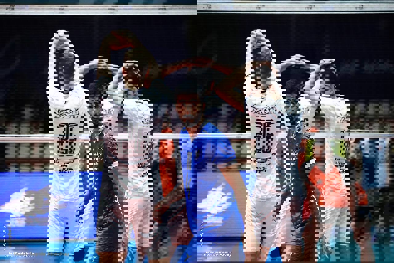 2118610
