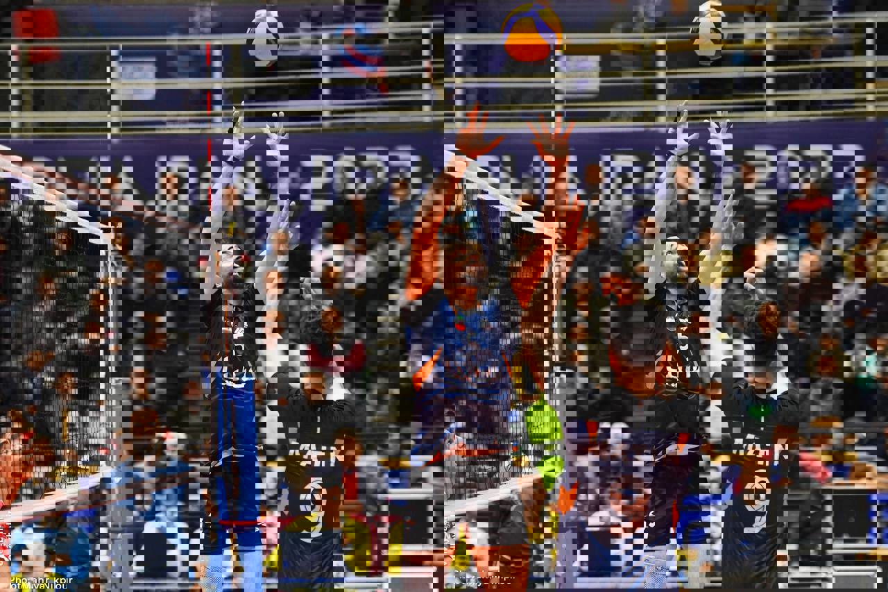 2118608