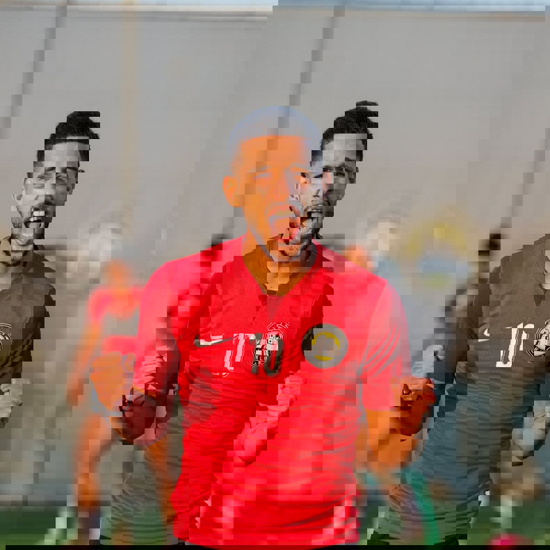 2118596